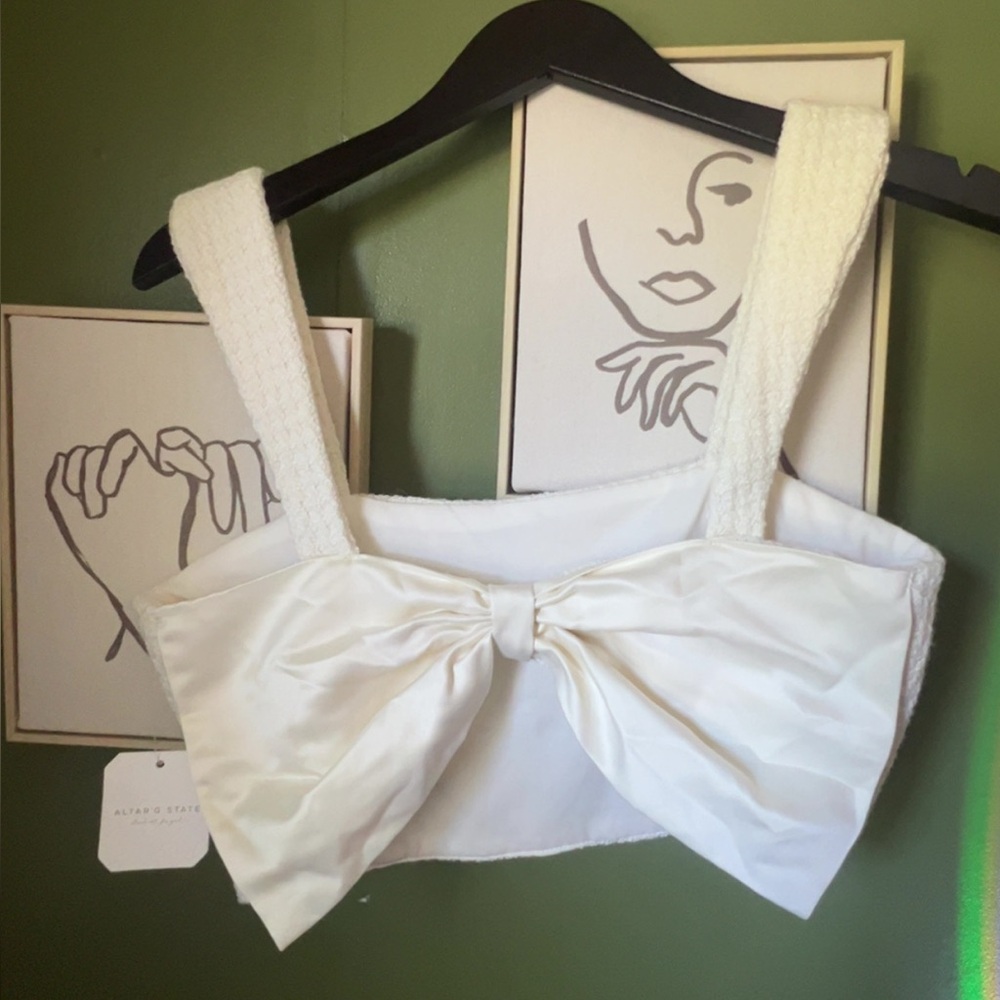Altar’d State Crop Top - Picture 2 of 3